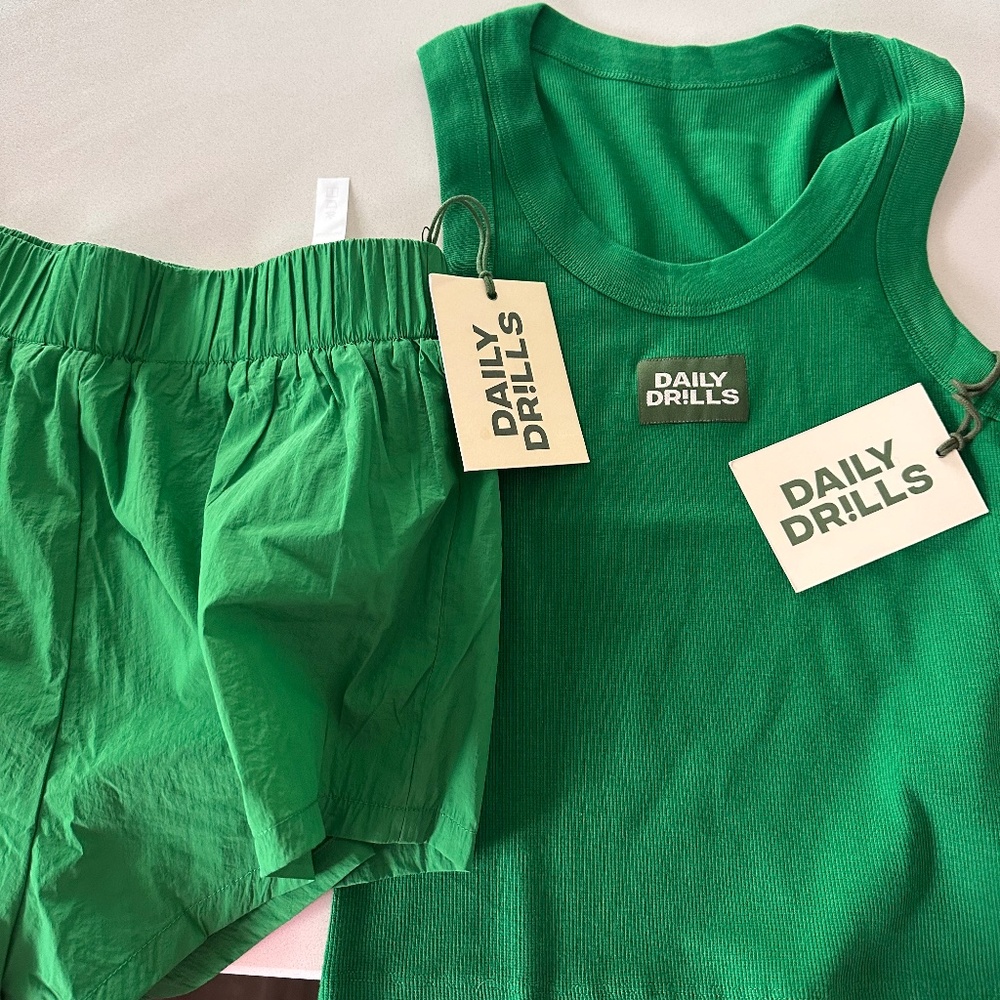 NWT Daily Drills Kelly Green Logo Ribbed Tank & Super Bounce Shorts Set Small